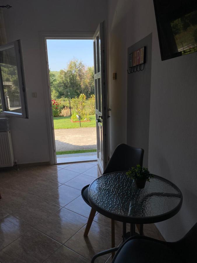 Guesthouse Anestis Ángistron 외부 사진